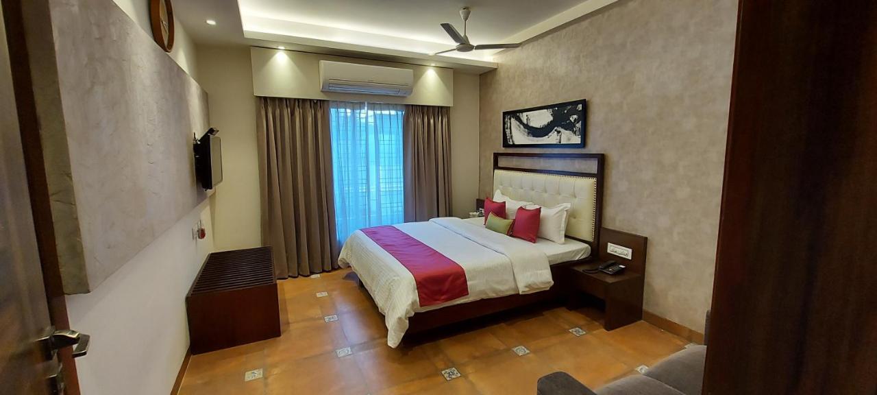 The Palm Aryan - A Boutique Hotel Kolkata Exterior photo