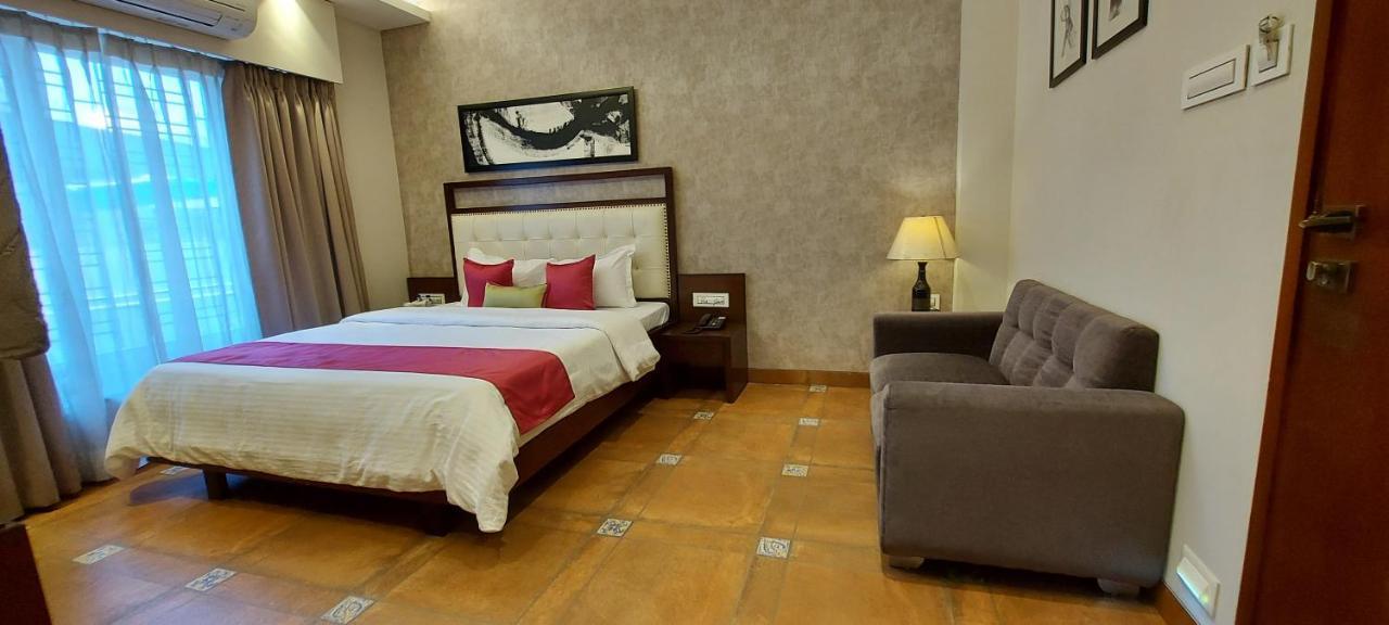 The Palm Aryan - A Boutique Hotel Kolkata Exterior photo