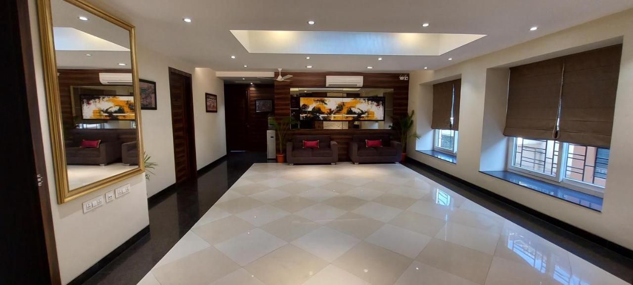 The Palm Aryan - A Boutique Hotel Kolkata Exterior photo