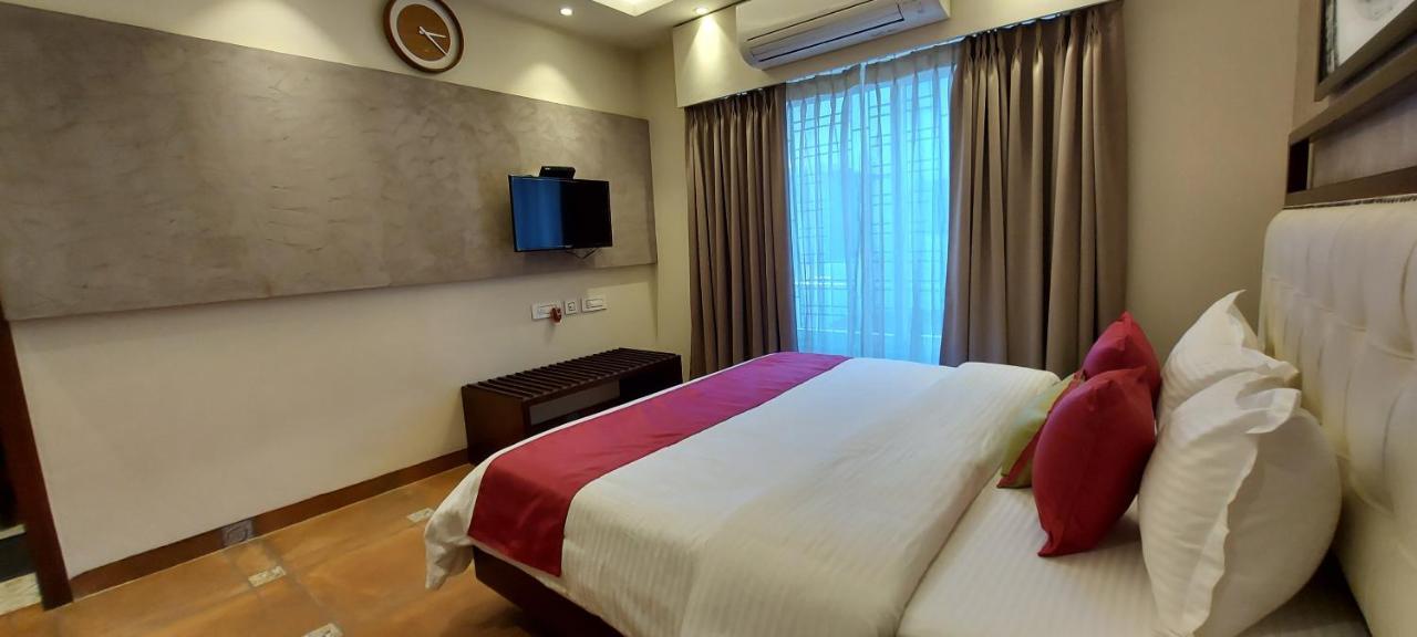 The Palm Aryan - A Boutique Hotel Kolkata Exterior photo