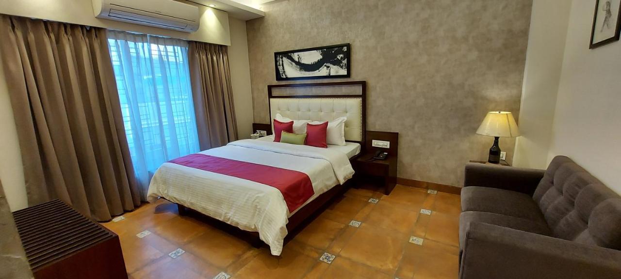 The Palm Aryan - A Boutique Hotel Kolkata Exterior photo
